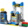 LEGO 10753 Joker útočí na Batcave